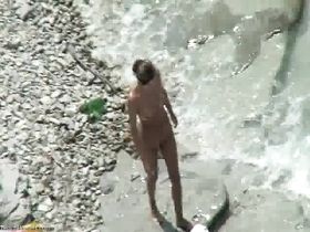 Чел напихал в ротан своей возлюбленной