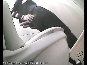 Подглядывание за студенткой в туалете