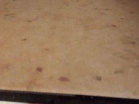 В кабинке магазина парочка трахается не обращая внимания на съемку