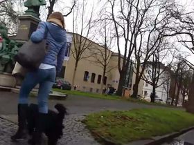 Подборка неплохих жоп на камеру прогуливающихся по улице