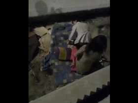 Куни от мужа пиздолиза в туалете и трах мужика в пердак страпоном на улице